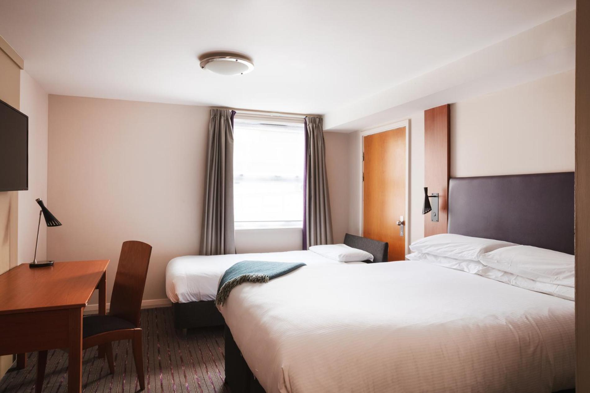 The Highwayman Hotel Честерфилд Экстерьер фото